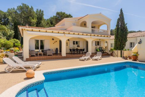 beautiful-detached-villa-with-pool-in-son-parc