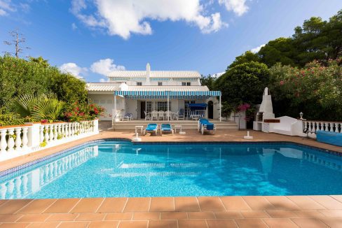 detached-villa-with-country-views-in-son-parc