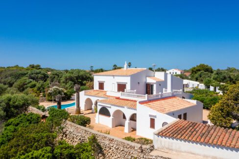 detached-villa-with-pool-in-noria-riera-es-castell